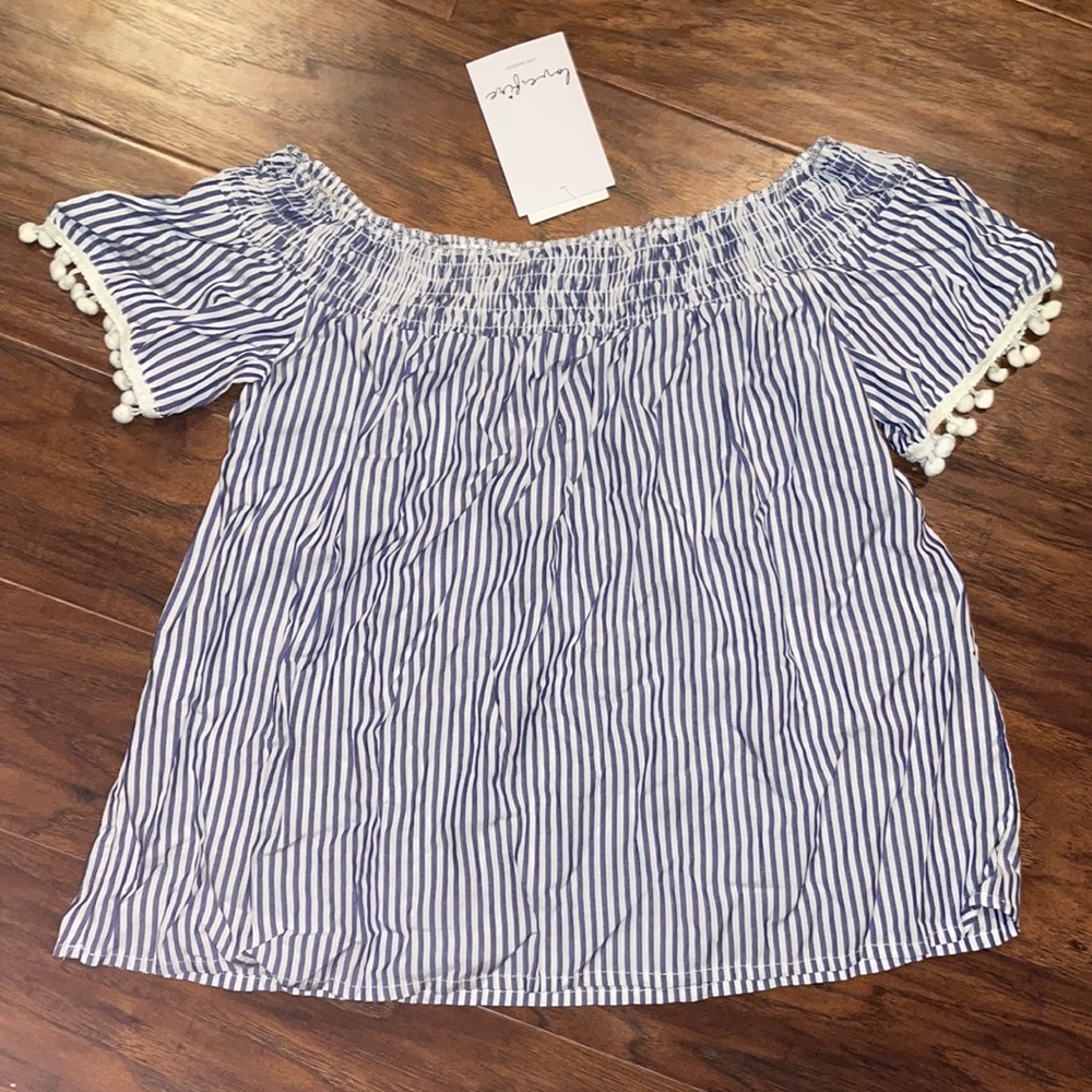 Off-the-shoulder top
